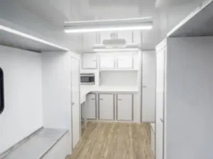 vistos-trailer_24dh-white-black-office-inside-lights