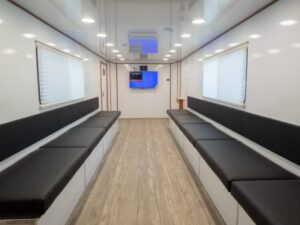 vistos-trailer_37conference (12)