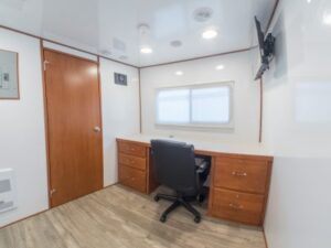 vistos-trailer_37conference (7)