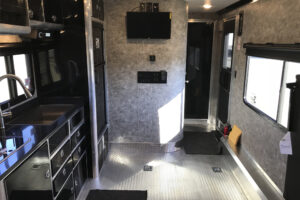 vistos-trailer_8.5x25bedroom (4)