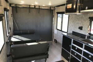 vistos-trailer_8.5x25bedroom (6)