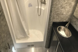 vistos-trailer_8.5x25bedroom (7)