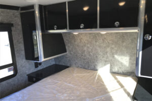 vistos-trailer_8.5x25bedroom (8)