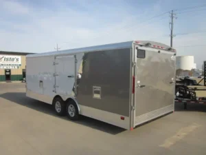 vistos-trailer_back-white-haukl