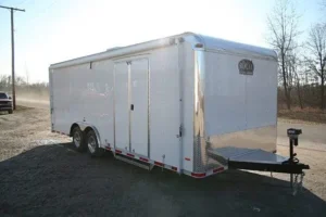 vistos-trailer_back-white-haukl3