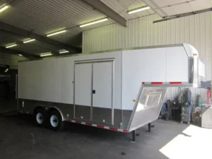 vistos-trailer_back-white-haul5