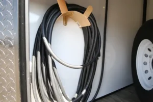 vistos-trailer_cold-weather-unit-front-entrance (20)