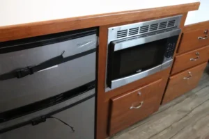 vistos-trailer_cold-weather-unit-front-entrance (5)