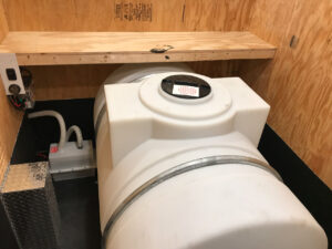 vistos-trailers_16emergency-shower-trailer (1)