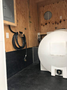 vistos-trailers_16emergency-shower-trailer (5)