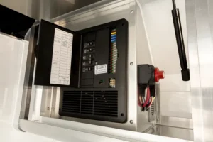 vistos-trailers_bumper-pull-race (10)