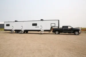 vistos-trailers_custom8x50-tower-rig-dog-house (12)