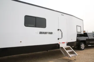 vistos-trailers_custom8x50-tower-rig-dog-house (16)