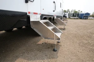 vistos-trailers_custom8x50-tower-rig-dog-house (7)