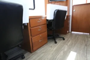 vistos-trailers_fiberglass-cold-weather-rear-entrance (16)