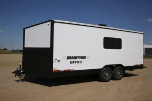 vistos-trailers_fiberglass-cold-weather-rear-entrance (2)