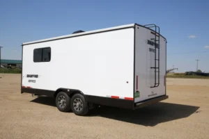 vistos-trailers_fiberglass-cold-weather-rear-entrance (23)