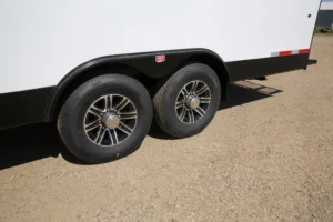 vistos-trailers_fiberglass-cold-weather-rear-entrance (3)