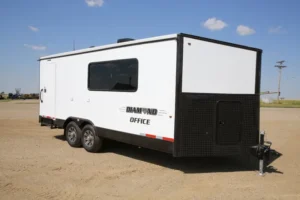 vistos-trailers_fiberglass-cold-weather-rear-entrance (6)