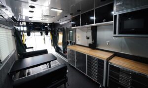 vistos-trailers_gooseneck-race-haulers (10)