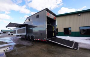 vistos-trailers_gooseneck-race-haulers (15)