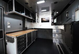 vistos-trailers_gooseneck-race-haulers (6)