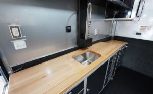 vistos-trailers_gooseneck-race-haulers (7)